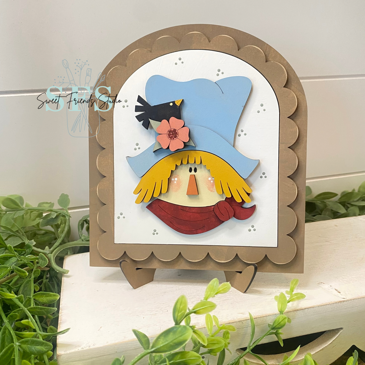 Scalloped Arch Frame Base